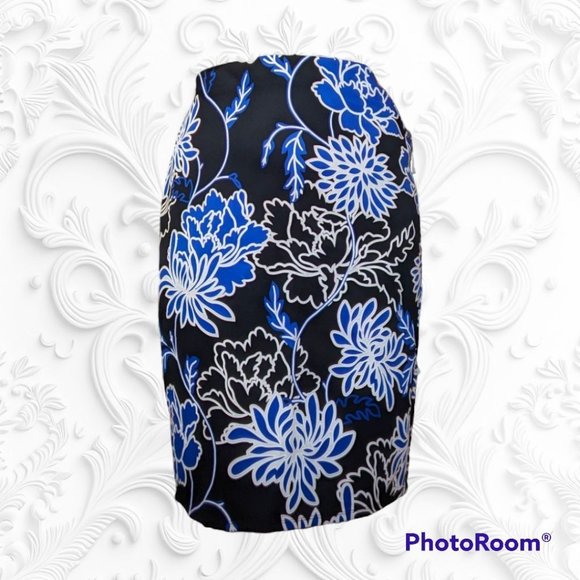 Olivia & Martin Dresses & Skirts - NWT Olivia & Martin Floral Pencil Skirt L Black White Blue